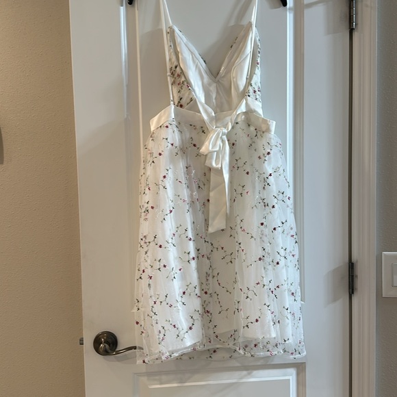 Chi Chi London NWT #ChiChiLondon - Picture 2 of 9